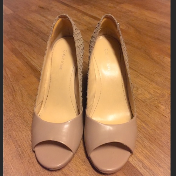 ❤️SOLD❤️ Calvin Klein wedges - Picture 2 of 2