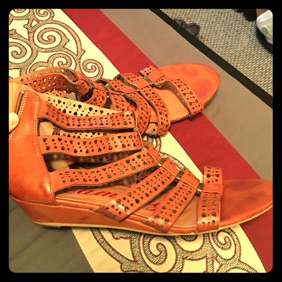 CuteForSummerBreaks #Sandals for my gals ❤️❤️❤️