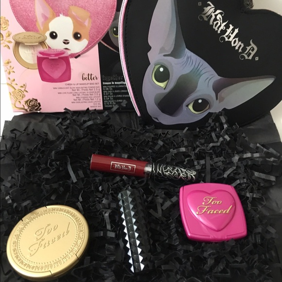 πSold π Von D new launch sold out makeup - Picture 3 of 4