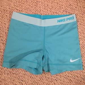 MUST GO NIKE PROS