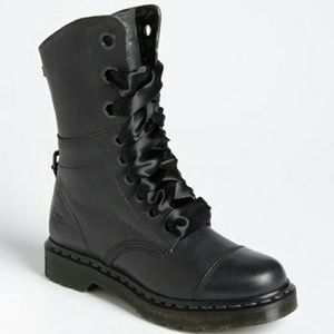 Dr. Marten black leopard aimilie boots