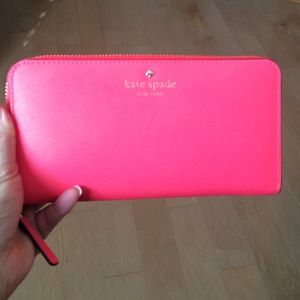 Gorgeous 🌟 Kate Spade Wallet Bright Papaya