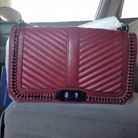 Love crossbody with chain