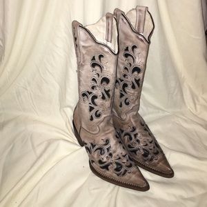 Light tan/Cream Cowboy/Cowgirl boots-black inlay