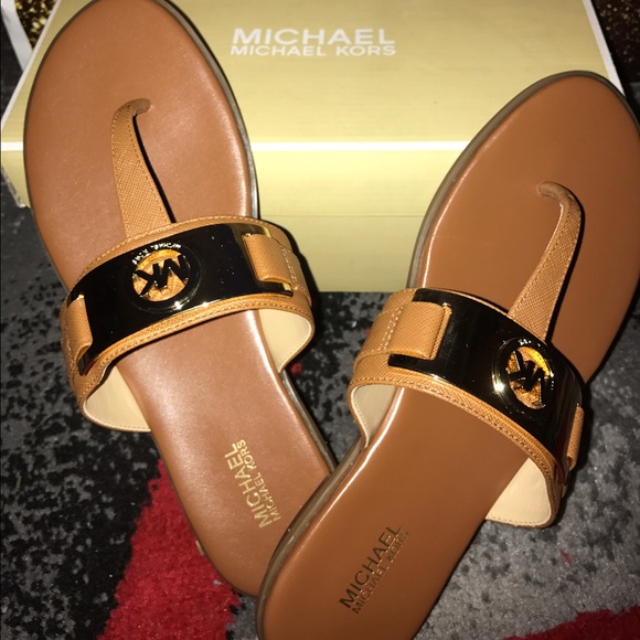 I got size 8m in a 7m box!! Can't wear them!