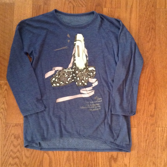 Blue top long sleeves with point shoes print - Picture 1 of 3