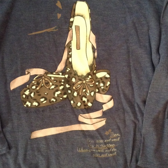 Blue top long sleeves with point shoes print - Picture 2 of 3