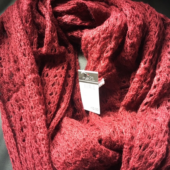 Burgundy knit Infinity scarf