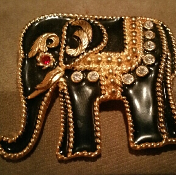 Elephant pin