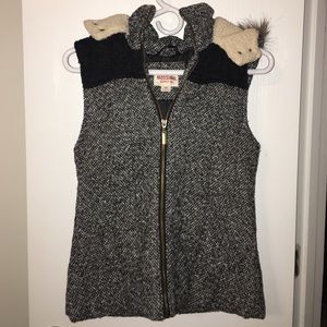 Tweed vest