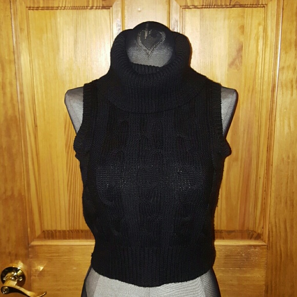 Robert Rodriguez Tops - Robert Rodriguez black crop sleeveless turtleneck