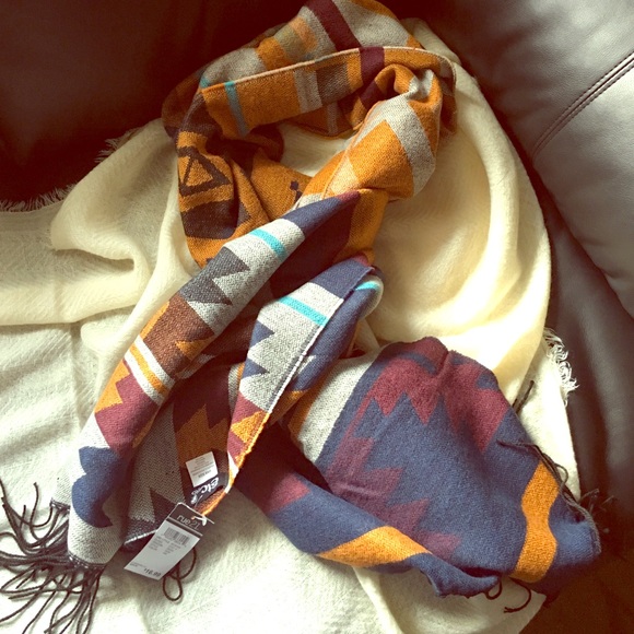 Large warm aztec print scarf/wrap