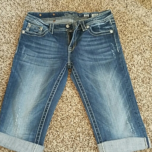 women's Miss Me Capri