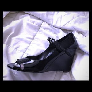 NWOT  Franco Sarto Size 8 wedge