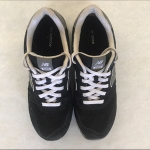 New Balance ML565 Classic Sneakers