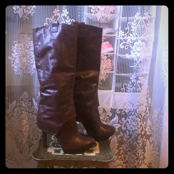 🌼SALE!🌼Maroon Leather Heeled Knee High Boots