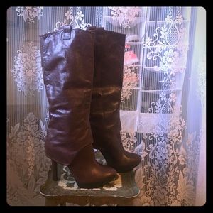 🌼SALE!🌼Maroon Leather Heeled Knee High Boots