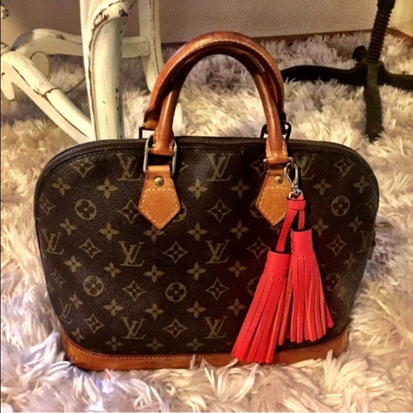 Louis Vuitton Handbags - Relisted Auth Vtg Louis Vuitton Alma Handbag 👜