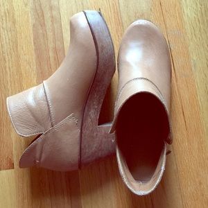 Beautiful Anthropologie booties with wooden soles!