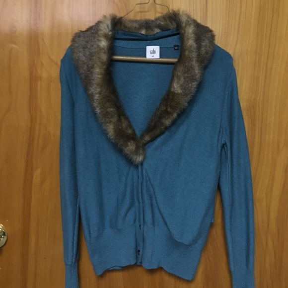 Fun cabi sweater with detachable faux fur collar