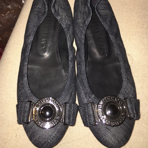 Burberry flats