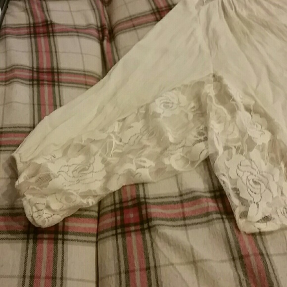 Floral Lace Kimono - Picture 2 of 4