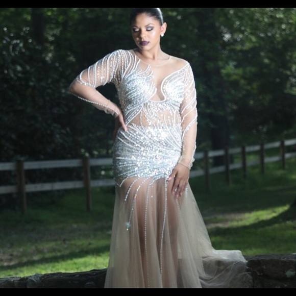 Dresses & Skirts - This dress was only worn once