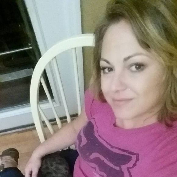 Meet your Posher, Lashia