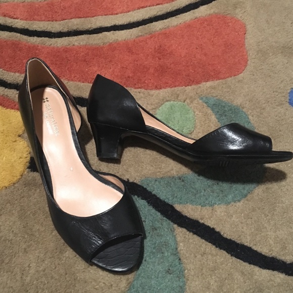 Naturalizer leather peep toe pumps