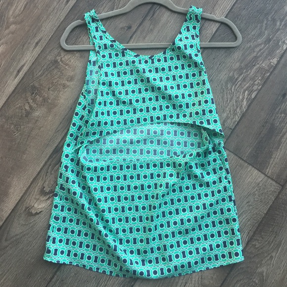 Open- Back Tank - Picture 3 of 3