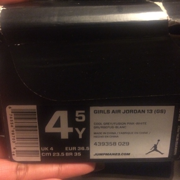 4.5Y GIRLS JORDANS - Picture 2 of 2