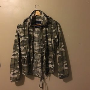 American Eagle Outfitters Camo Windbreaker