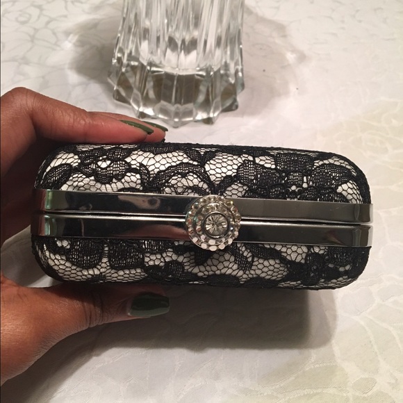 Black and Silver Clutch - Picture 4 of 4