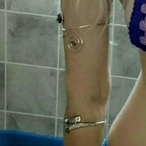 STERLING SILVER AND AMETHYST UPPER ARM BRACELET - Picture 2 of 4