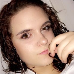 Meet your Posher, Ellyssa