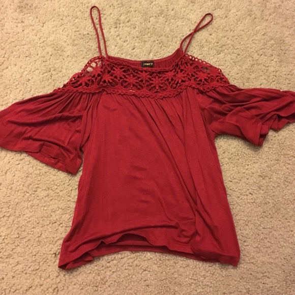 Cold Shoulder Crop Top
