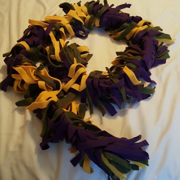 Women's Mardi Gras Boa