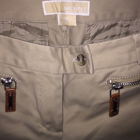 Like new Michael Kors khaki capris - Picture 2 of 4