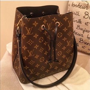 Meet your Posher, Yoly