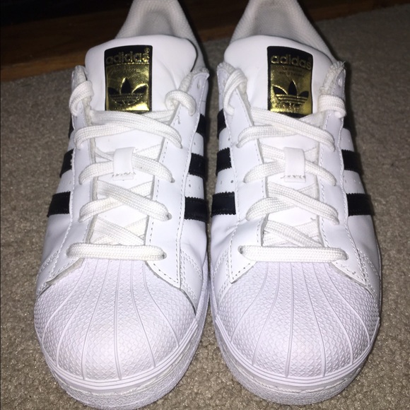 Adidas superstars