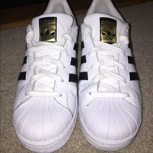 Adidas superstars