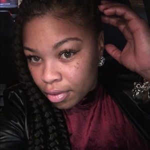 Meet your Posher, Tiara
