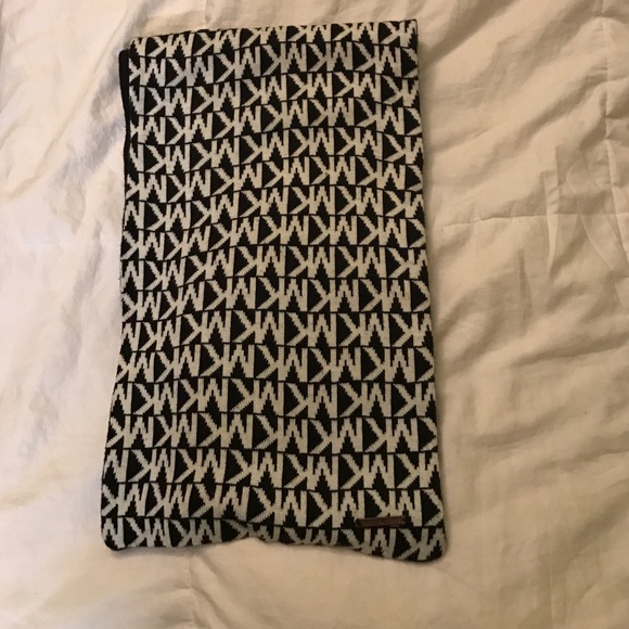 Michael Kors logo scarf