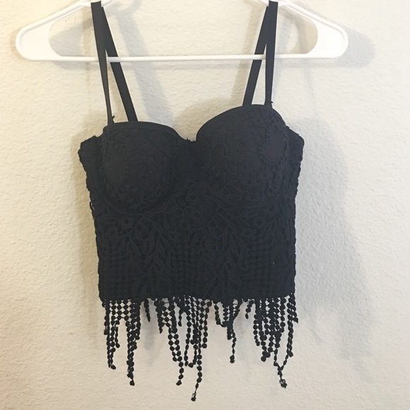 Cute cropped black top