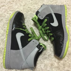 Women's Nike dunks hi top