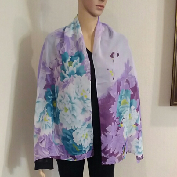 Purple flower scarf/wrap - Picture 2 of 4