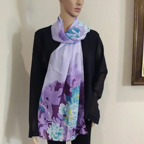 Purple flower scarf/wrap - Picture 3 of 4