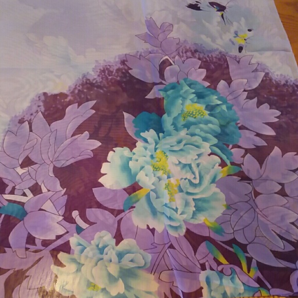 Purple flower scarf/wrap - Picture 4 of 4