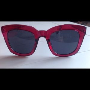 CLOSING TODAY, LAST CHANCE!  Free People sunnies