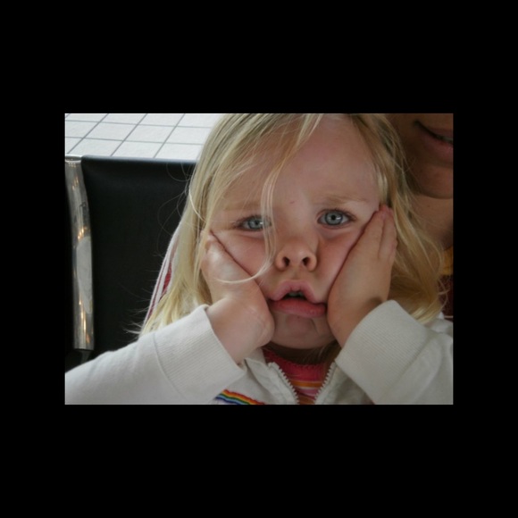 Meet your Posher, Sandy - Picture 2 of 2